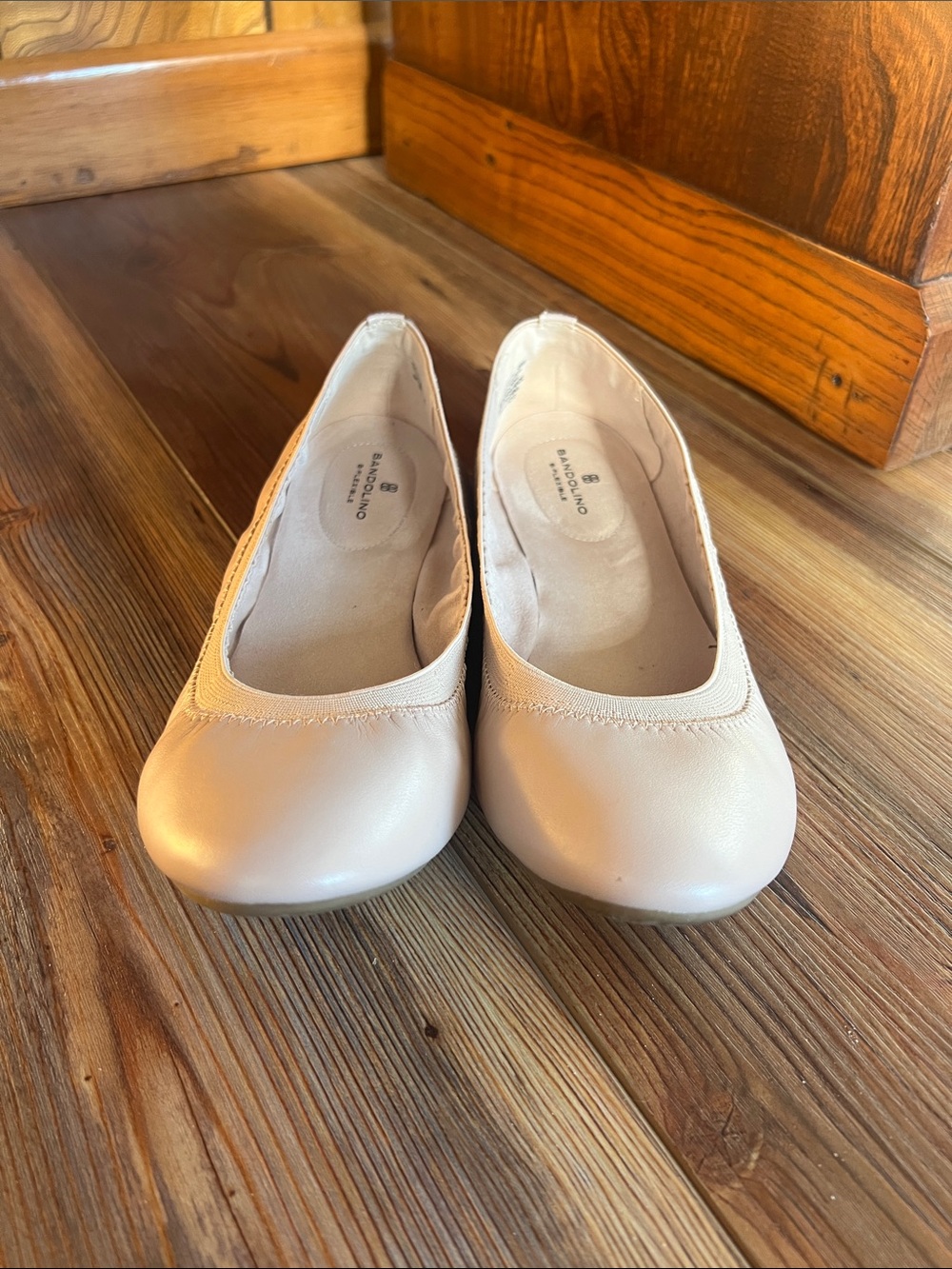 Bandolino Women's Cream Ballet Flats